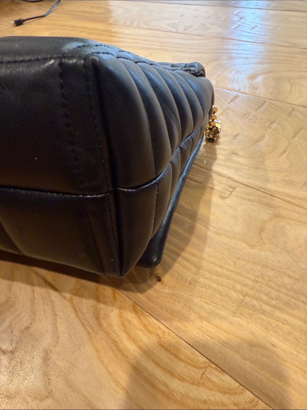 Burberry Black Quilted Leather Shoulder Bag with Gold Chain and TB Logo - Picture 9 of 15